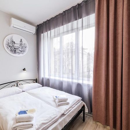 Appartement Затишні Смарт-Квартири В Історичному Центрі! à Oujhorod Extérieur photo