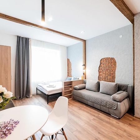 Appartement Затишні Смарт-Квартири В Історичному Центрі! à Oujhorod Extérieur photo