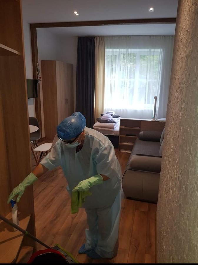 Appartement Затишні Смарт-Квартири В Історичному Центрі! à Oujhorod Extérieur photo