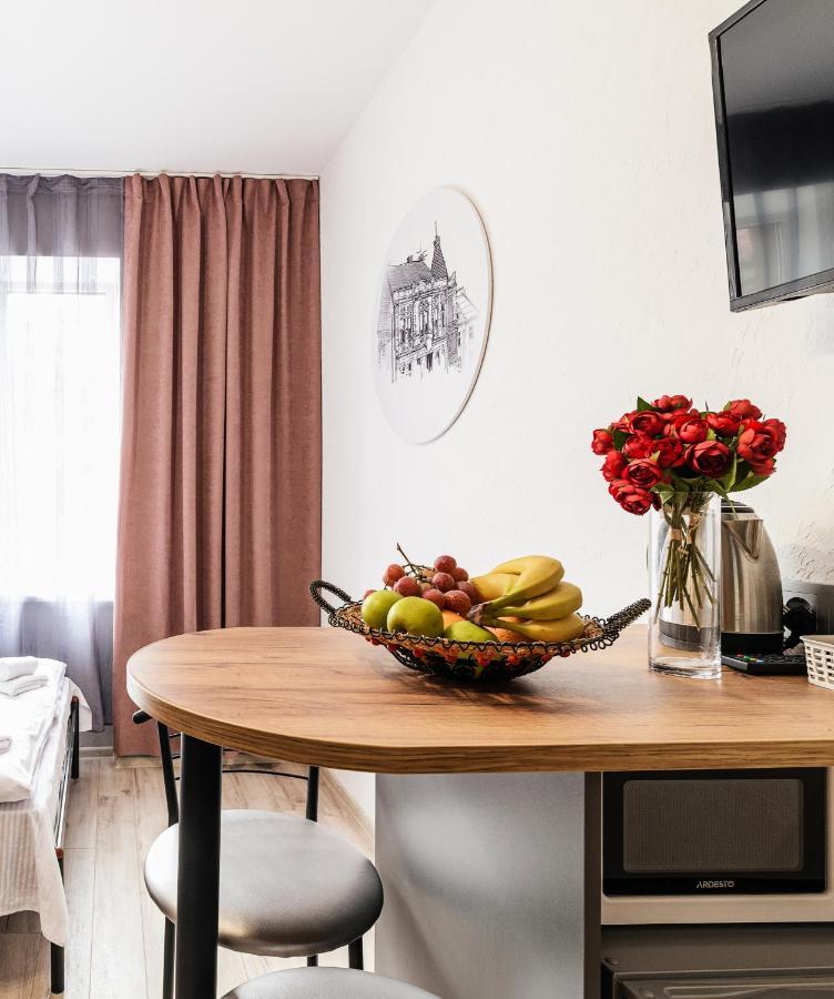 Appartement Затишні Смарт-Квартири В Історичному Центрі! à Oujhorod Extérieur photo