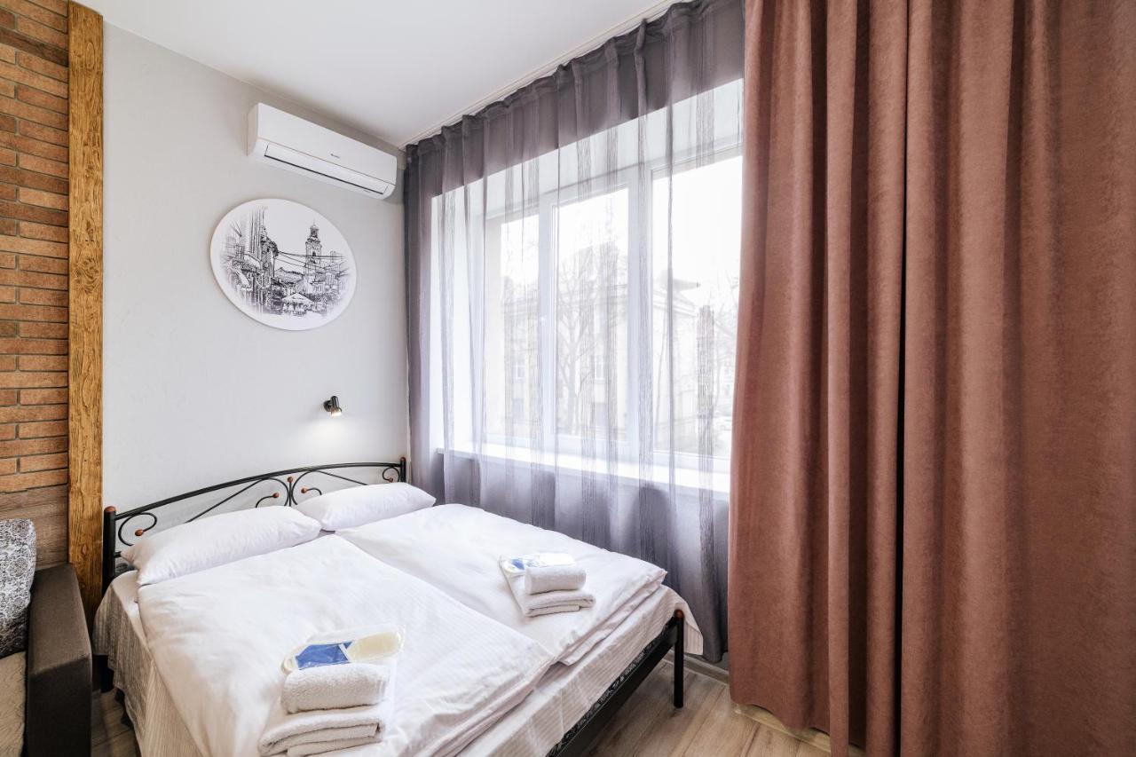 Appartement Затишні Смарт-Квартири В Історичному Центрі! à Oujhorod Extérieur photo