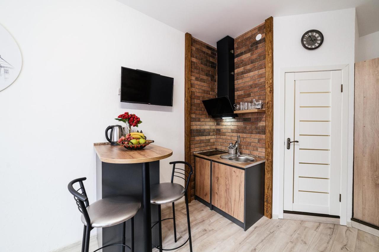 Appartement Затишні Смарт-Квартири В Історичному Центрі! à Oujhorod Extérieur photo
