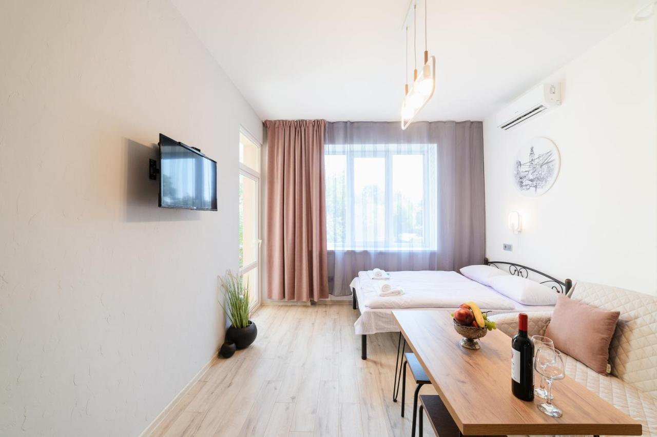 Appartement Затишні Смарт-Квартири В Історичному Центрі! à Oujhorod Extérieur photo