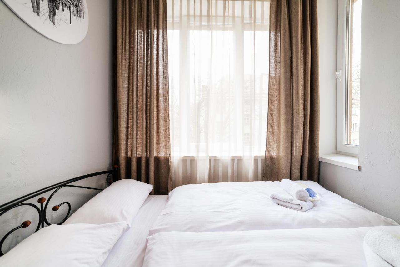 Appartement Затишні Смарт-Квартири В Історичному Центрі! à Oujhorod Extérieur photo
