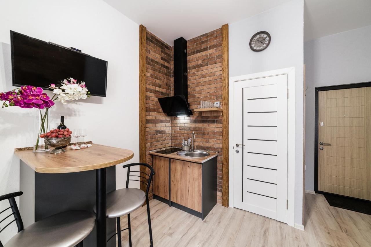 Appartement Затишні Смарт-Квартири В Історичному Центрі! à Oujhorod Extérieur photo