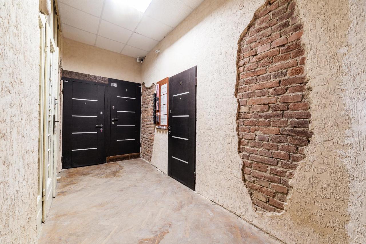 Appartement Затишні Смарт-Квартири В Історичному Центрі! à Oujhorod Extérieur photo