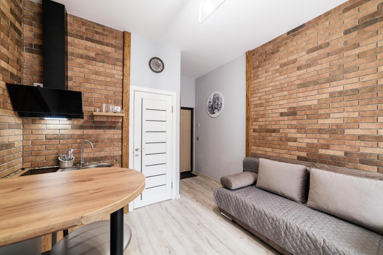 Appartement Затишні Смарт-Квартири В Історичному Центрі! à Oujhorod Extérieur photo