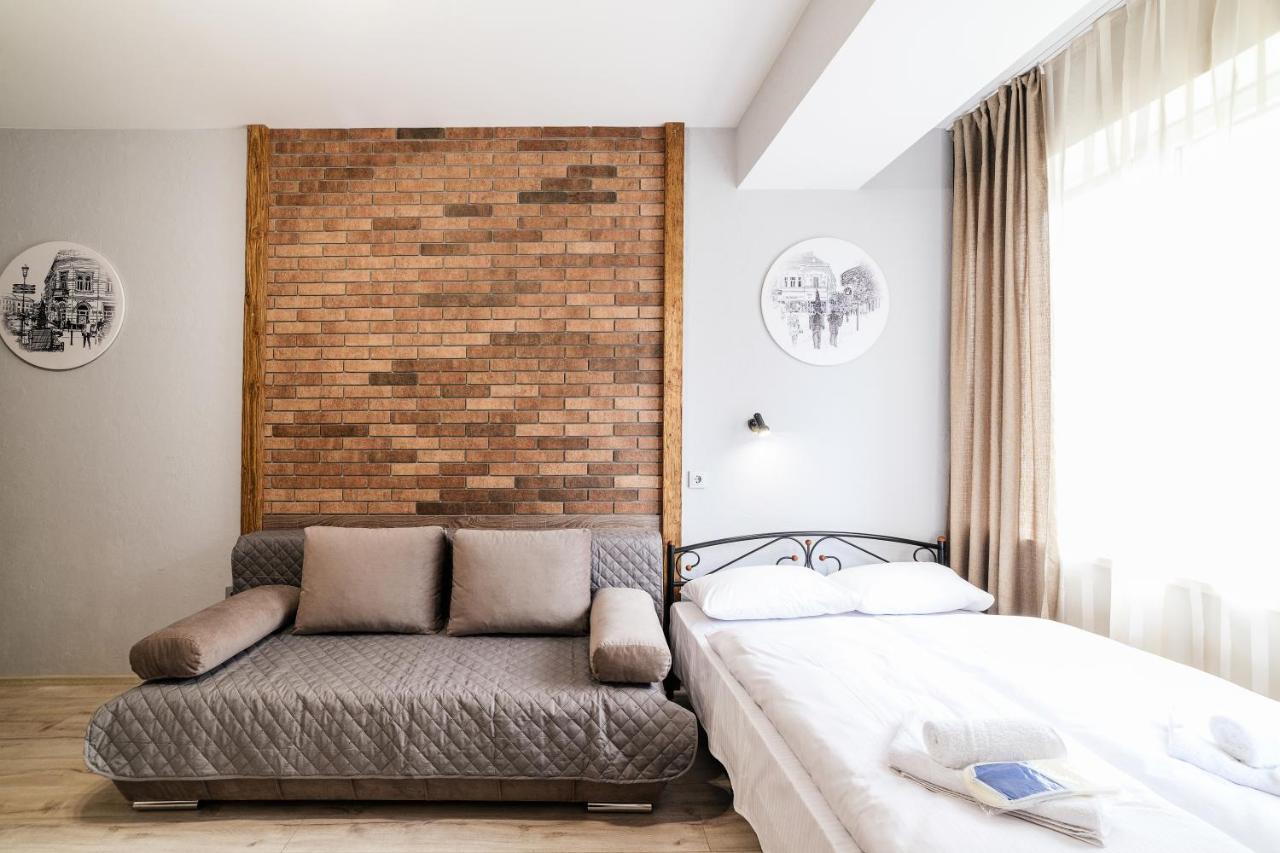 Appartement Затишні Смарт-Квартири В Історичному Центрі! à Oujhorod Extérieur photo