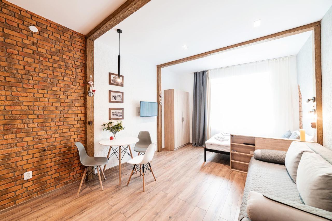 Appartement Затишні Смарт-Квартири В Історичному Центрі! à Oujhorod Extérieur photo