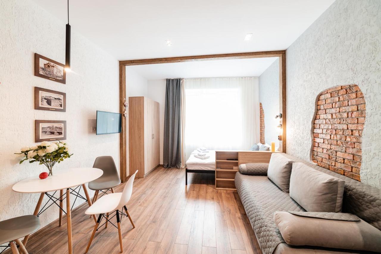 Appartement Затишні Смарт-Квартири В Історичному Центрі! à Oujhorod Extérieur photo